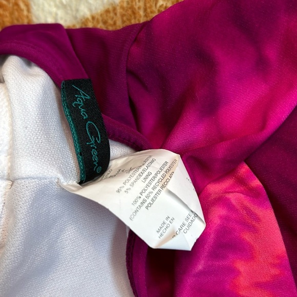 Aqua green small tie dyed tankini top and 9/10 swim shoes - Picture 6 of 12